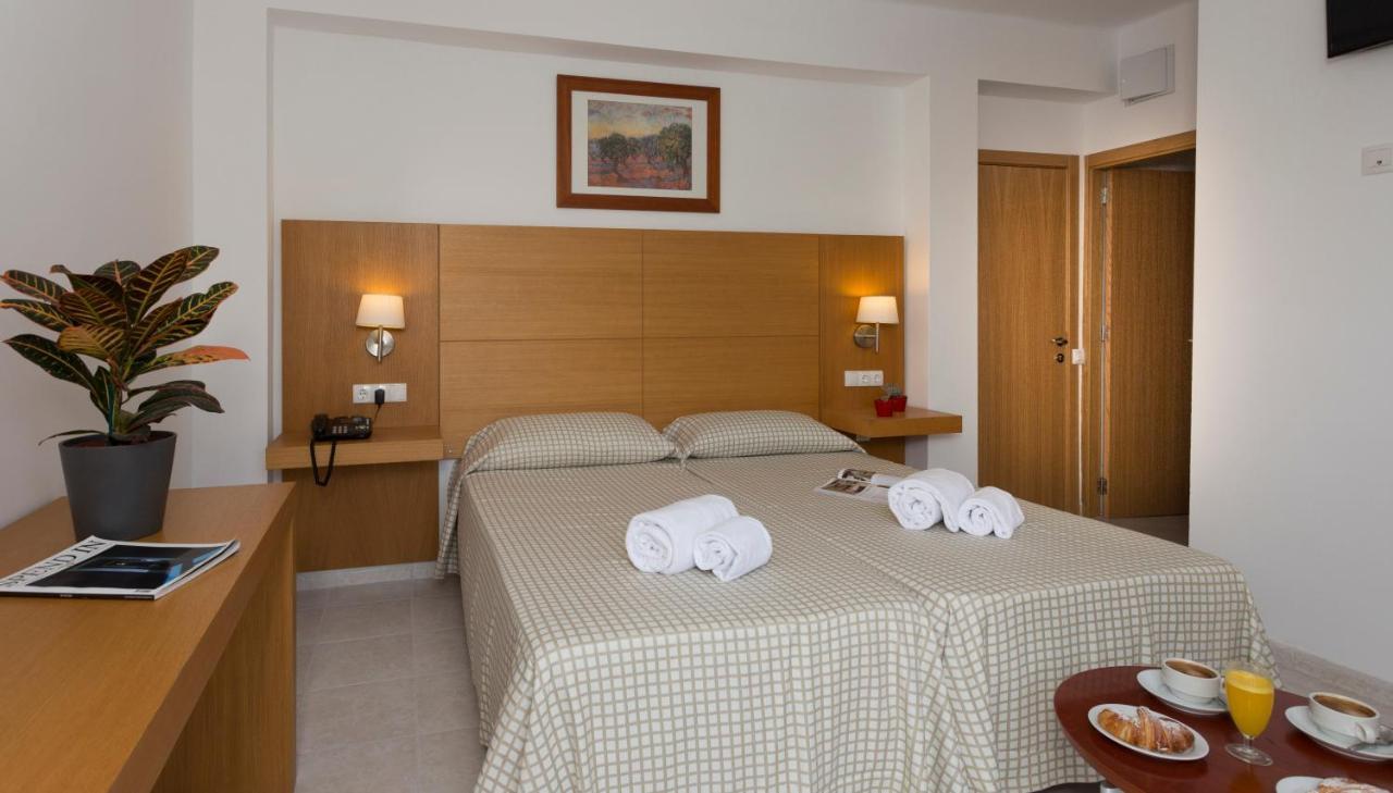 ホテル Elegance Playa Arenal エル・アレナル 部屋 写真